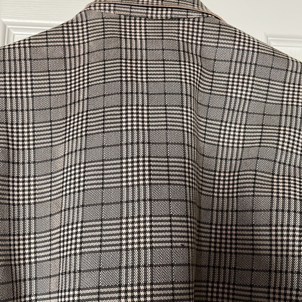 NWT Trench Coat. Belted, side pockets. Tan & Gray Plaid. Knee Length - Picture 3 of 3